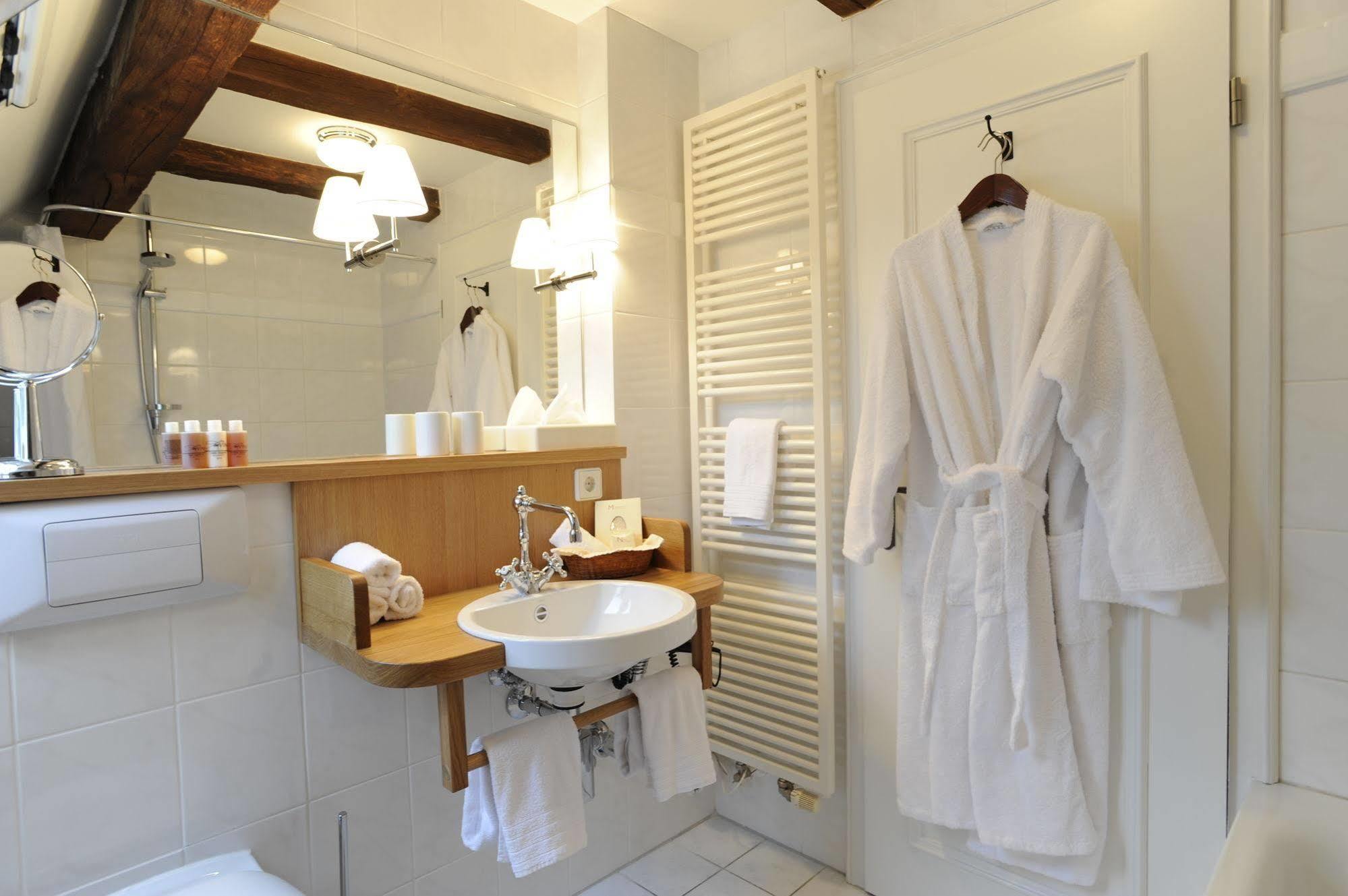 Altes Amtshaus, 3 Hotel Mulfingen Ngoại thất bức ảnh